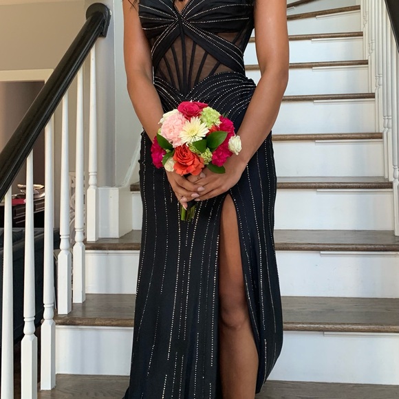 Prom dress - Picture 1 of 1